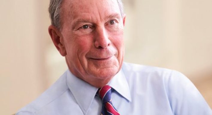 Michael Bloomberg doação US$ 1 bilhão Johns Hopkins.