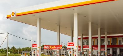 Qual o preço da gasolina hoje . Entenda impactos do reajuste. (Foto: CEphoto, Uwe Aranas/Wikimedia Commons)