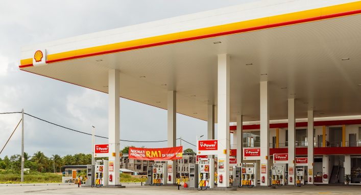 Qual o preço da gasolina hoje . Entenda impactos do reajuste. (Foto: CEphoto, Uwe Aranas/Wikimedia Commons)