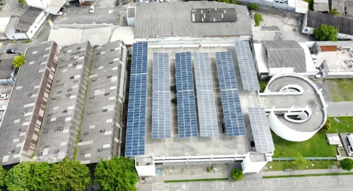 Usina solar no Recife, inaugurada em janeiro de 2024. (Foto: Divulgação/Kroma Energia)