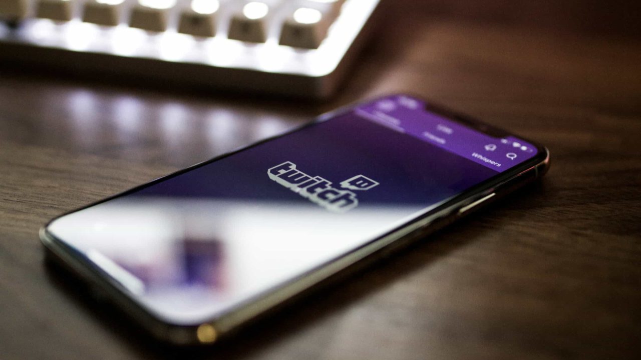 Twitch lança recurso de vídeos curtos para competir com TikTok
