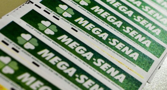 Bilhetes da mega-sena a serem preenchidos.