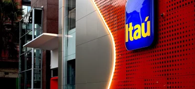 Itaú é acusado de operar esquema milionário de vendas com cartões