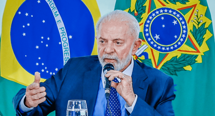 Lula promete isenção de IR para salários de R$ 5 mil até 2026